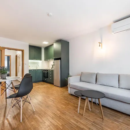 Apartment Comfort & Vibes *